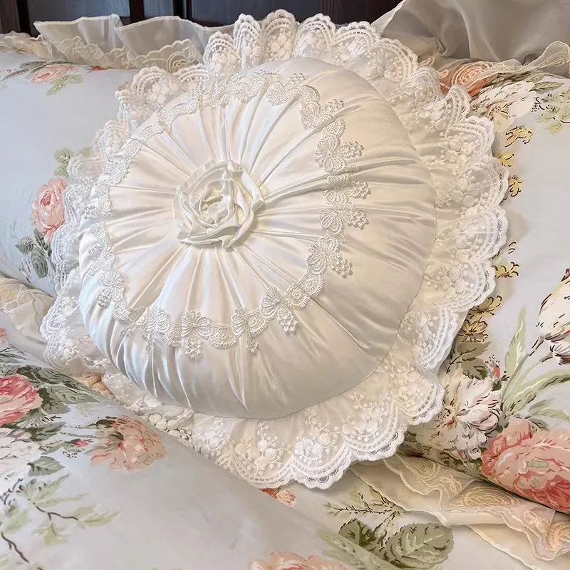 coussin raffiné dentelle