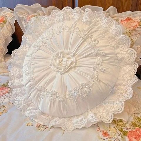 coussin déco brodé