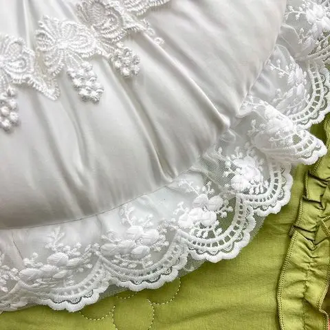 coussin broderie exquise