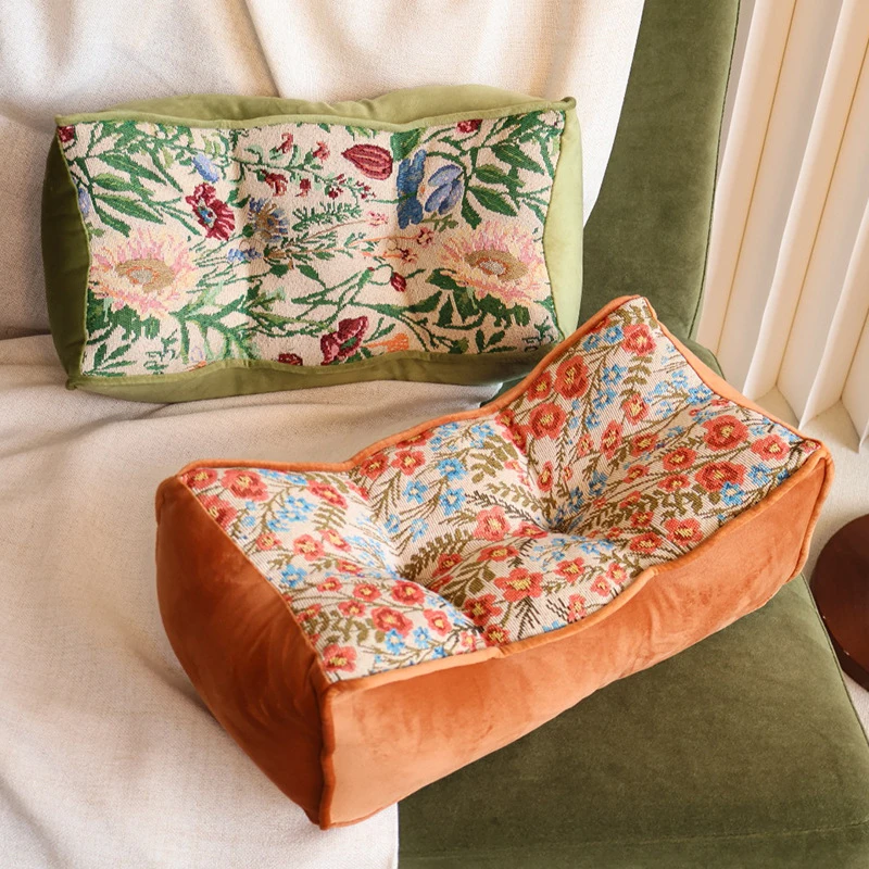 coussin vintage à motif floral