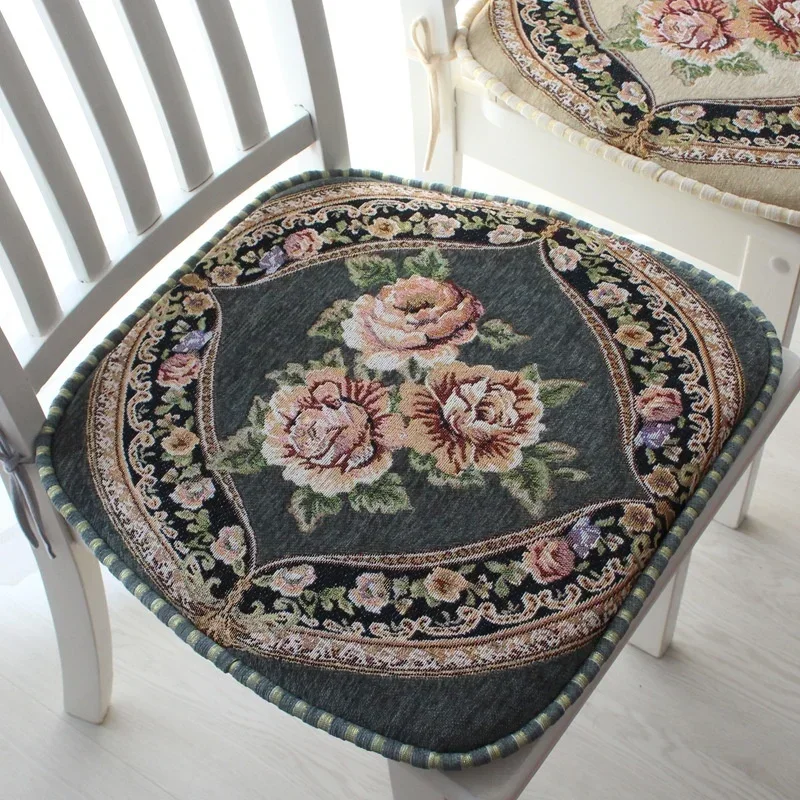 Confortable coussin de chaise avec antidérapant au dos